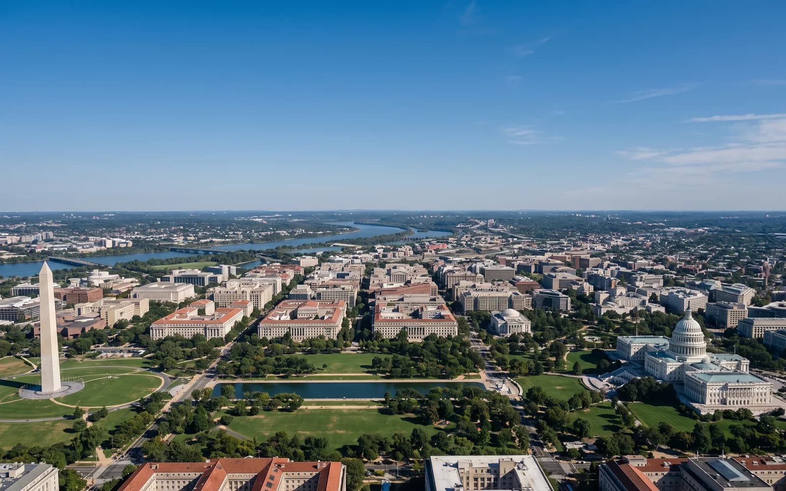 The Washington DC skyline in clear daytime light